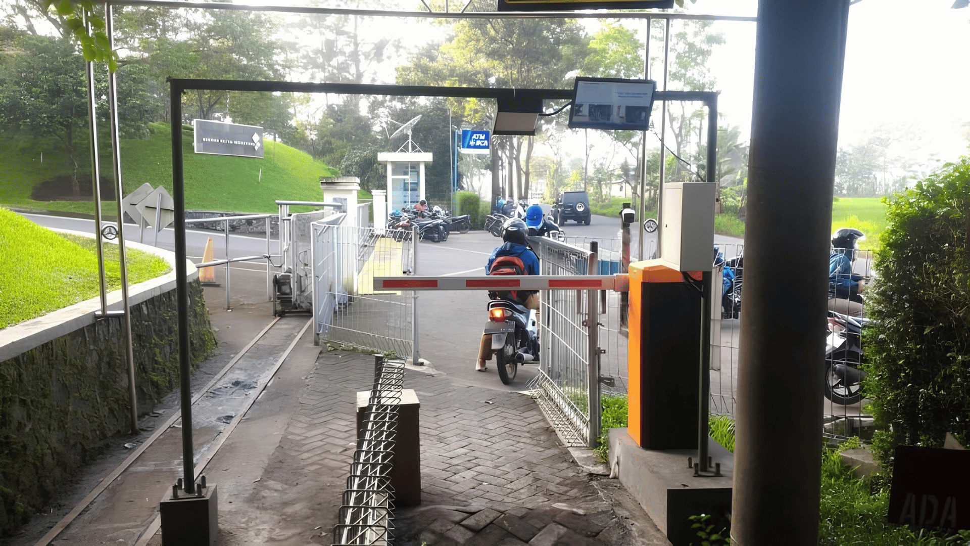 Gerbang Keluar Parkir